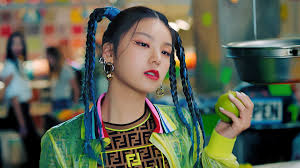Itzy Icy Yeji Pigtail 4k Wallpaper 35 Download hd minimalist wallpapers best collection. itzy icy yeji pigtail 4k wallpaper 35