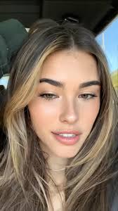 eliza aaron (elizarocks40)