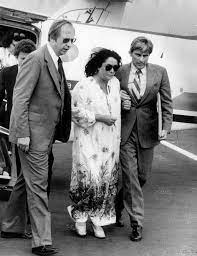 Warner, john edward was born on march 26, 1936 in troy, new york, united states. Elizabeth Taylor Brought Glamour To Virginia Entertainment Richmond Com