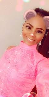 Delia Kay's Instagram, Twitter & Facebook