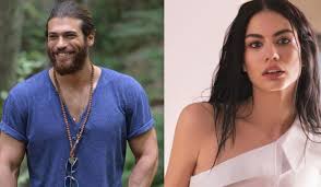 Demet özdemir sevgilisi kimdir, kiminle birlikte ve sevgilisi var mı gibi konular, güzeller güzeli oyuncumuzun aşk hayatını merak eden hayranları tarafından oldukça sık olarak tartışılmaktadır. Demet Ozdemir De Eski Aski Can Yaman A Tepki Gosterdi Benimle Ilgili Konusma