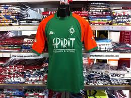 State of soccer jerseys/football shirts. Werder Bremen Home Football Shirt 2003 2004 Sponsored By Young Spirit