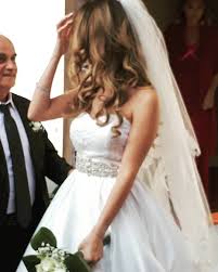 Innamorate delle nostre spose!!!! Infiniti auguri Elisa Romanelli!!!!  Onorate di averti vestito nel tuo giorno più bello!!! · So Chic Spose