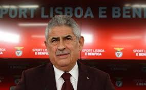 Luís filipe vieira dá na cabeça de rui vitória e rui costa. Adeptos Consideram Que Mau Momento Do Benfica E Culpa De Luis Filipe Vieira Desporto Jornal De Negocios