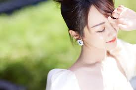 Andy yang zi chinese name: China Entertainment News Yang Zi Poses For Photo Shoot