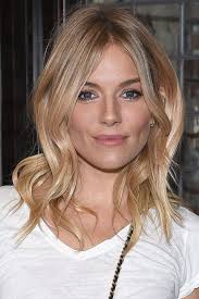 Very sophisticated with a splash of fun, she boasts loose waves to catch anyone's eyes and turn heads. Best Honey Blonde Hair Colors Celebrity Honey Blonde Hair Color Inspiration