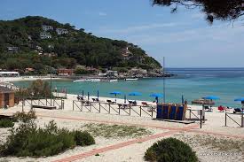 Affitto appartamenti l'oleandro marina di campo, isola d'elba]  giardino recintato, alberato e attrezzato. struttura di 8 appartamenti distante 400 metri dalla spiaggia di marina di campo e 700 metri dal centro del paese. Appartamenti A Marina Di Campo Isola D Elba Appartamenti Serenity