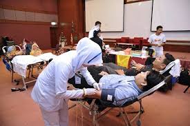 Video yang tular di media sosial berkenaan seorang lelaki yang dikatakan mengamuk berkaitan vaksin di klinik kesihatan pengkalan kubor sejak selasa lepas adalah video yang dirakam tahun lepas. Ini Apa Yang Akan Berlaku Kepada Darah Anda Selepas Didermakan Iluminasi