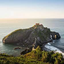 San juan de gaztelugatxe es uno de los lugres más emblemáticos de la costa vasca. San Juan De Gaztelugatxe Insel Mit Anziehungskraft Geo
