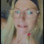 Lisa Ouimet's Instagram, Twitter & Facebook