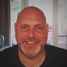 Vandaag overdracht getekend en sleutels ontvangen. Begonnen met de  verbouwing. En gaan we snel verhuizen met BHV Waterland.