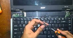 Menutup Csing Laptop Acer Aspire 5580