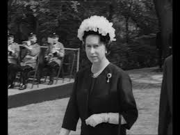 Kennedy and his wife jackie visited buckingham palace for the first time. Queen Elizabeth Ii Honors President Kennedy 1965 Youtube