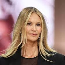 Steffanie Scott's Instagram, Twitter & Facebook