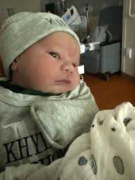 Got me a 12$ pair of jeans today from Maurice's and I love them. Gotta dig  through that clearance rack baby to find the good stuff 💚😉 I used to not  but