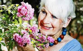 Mavis Wakefield's Instagram, Twitter & Facebook