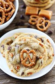 See 4 authoritative translations of chocolate chip cookie recipe in spanish with example sentences and audio pronunciations. Salted Caramel Pretzel Chocolate Chip Cookies