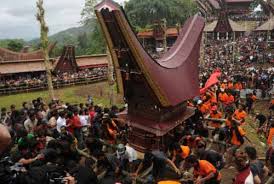 Sebagai catatan, biaya ini bukan biaya yang mahal namun bukan juga yang minim. Jangan Kaget Hitung Dulu Biaya Upacara Pemakaman Toraja