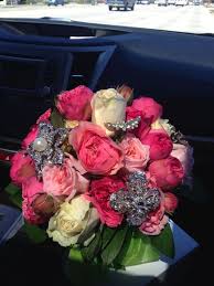 Does shoprite do wedding bouquets. Real Flower And Brooch Bouquet