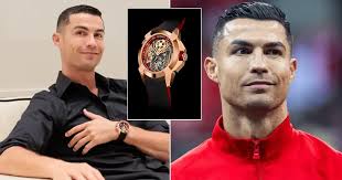 Cristiano Ronaldo promuove una linea di orologi esclusivi