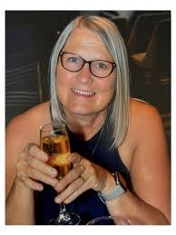 Dawn Booth's Instagram, Twitter & Facebook