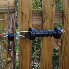 One pair electric fence gate opener includes: Fortis Electric Fencing Gate Handles