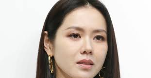 Son Ye Jin lộ dấu hiệu tuổi tác khi dự sự kiện thời trang