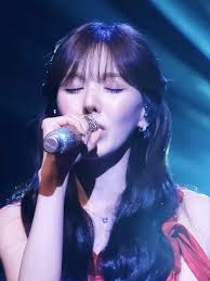 Wendy's Heartfelt Die with a Smile Performance with Yuju