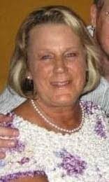 Gayle Boyle's Instagram, Twitter & Facebook