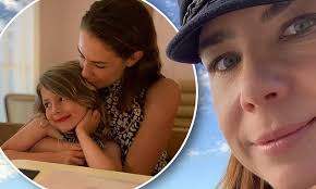 Kate Ritchie shares a rare photo with her daughter Mae as they go to the  beach