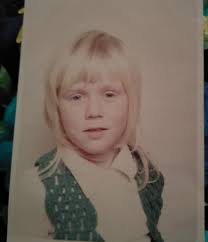 This was me at Hardwick infants school age 5 .early 70s..then in the  juniors age 11 before goin to weavers 🙈..remember Mr Baish n Mr Naib n  loved Mrs bounds but she