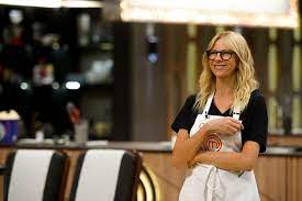 Las verdaderas razones por la ausencia de claudia fontán en masterchef celebrity 2. Masterchef Celebrity La Gunda Fontan Baila Por El Loco Montenegro Canal 9 Televida Mendoza