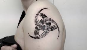 Tatuagem Viking Tudo O Que Voce Precisa Saber Antes De Se Tatuar Vikings considered them to change their each symbol had a different meaning. tatuagem viking tudo o que voce