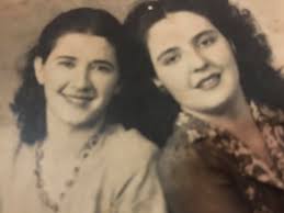 Mis primas Flora , Angela , Cristina Gamboa Muñoz y tia Carlotamuñoz García 