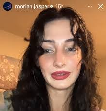 Shellie Harris's Instagram, Twitter & Facebook