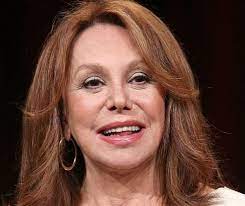 Also, she wears a dress of size 2 (us) and a shoe of size 8 (us). Marlo Thomas Net Worth 2021 Age Height Weight Husband Kids Bio Wiki Wealthy Persons