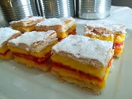 Il diplomatico di pasta sfoglia, insieme al cannolo siciliano, è il dolce più conosciuto e più classico della pasticceria italiana. Torta Diplomatica A Tavola Da Daniela
