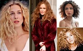 Il capello riccio va tagliato all'asciutto, prima di fare lo shampoo, perché quando sono sporchi e arruffati si riesce a vedere meglio . Permanente Nel 2021 Il Ritorno Dei Capelli Ricci Io Donna