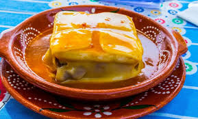 A francesinha nasceu no porto pela mão de david silva, regressado de frança nos anos sessenta montou o restaurante a regaleira no centro do porto. Francesinha Vegetariana 3 Receitas Inesperadas Deste Prato Tao Tradicional