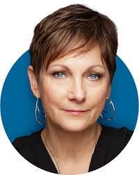 Colleen Hammer's Instagram, Twitter & Facebook