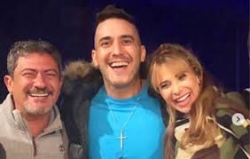 O ator tom veiga, intérprete do louro josé no programa mais você, da tv globo, morreu neste domingo (1/11) no rio de janeiro. Dany Bananinha Faz Linda Homenagem A Tom Veiga Vai Fazer Muita Falta Ofuxico