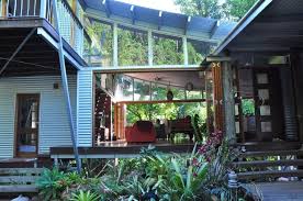 Stack Close Residence Tropical Houses House On Stilts Surf House