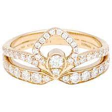 Chaumet bracelets feature yellow, white or rose gold, diamonds and precious stones that enhance the look of the most demanding wrists. Chaumet Ring Josephine Eclat Floral In Rotgold Diamanten Rosegold Ref 165863 Joli Closet