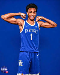 Kentucky - Ryan Hampton officially shutting down the reclass rumors for now  👀 The 5⭐️ says he'll be staying in the 2027 class despite speculation that  he could move up early. #BBN (