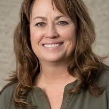 Deanna Utley's Instagram, Twitter & Facebook