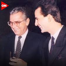 وما أنا إلا هو في اختلاف الصور😍.. في عيد ميلاد الفنان الجميل #هشام_سليم صور  له مع والده المايسترو صالح سليم ❤