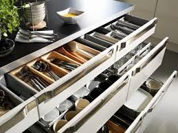 Ikea Katalog 2012 Ideen Fur Kleine Wohnungen Ikea Kleine Wohnung Kuchenschrank Organisation Kuchenschubladenorganisation