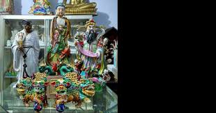 Jokes aside , saya kurang setuju karena statement pembeli adalah raja itu biasanya hanya berlaku apabila kondisinya banyak penjual dan minim pembeli. Jual Patung Dewi Kwan Im Patung Budha Patung Dewa Kwan Kong