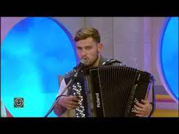 Szabó ádám (ének, harmonika) és katona tamás (dob) rendíthetetlenül hisz az igenek erejében: Szabo Adam Together Cimu Szama Az Ismerd Meg Ben Youtube