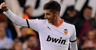 The liverpool hotshot is wary of the threat posed by nouveau riche side; Manchester City Schnappt Sich Wohl Ferran Torres Vom Fc Valencia